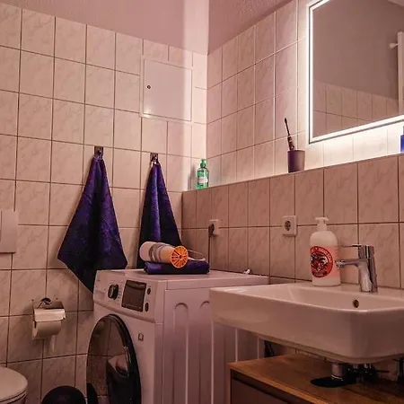 Monkey Magic Mansion 2 Bedroom Next To Tram And Leipzig